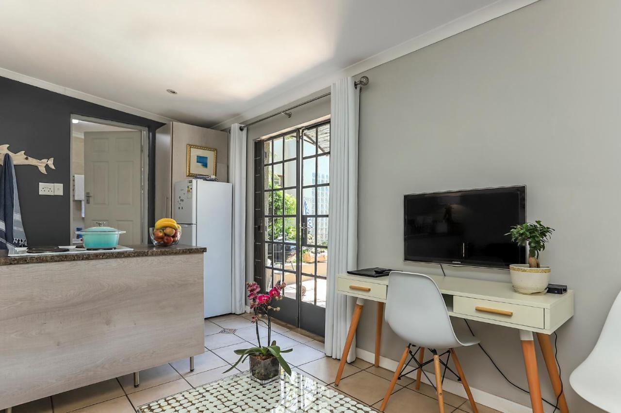Seven Palms - Tranquility on Dover Appartement Johannesburg Buitenkant foto