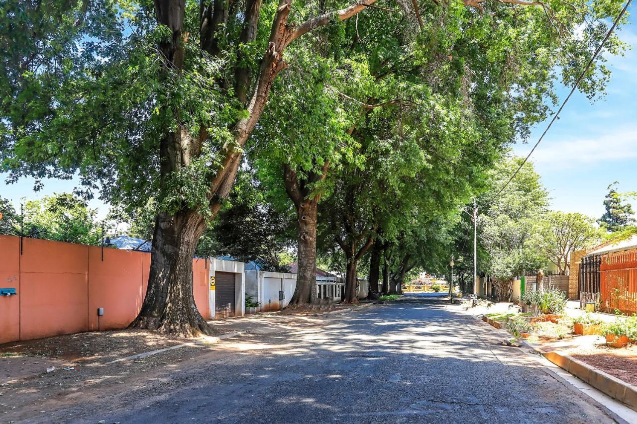 Seven Palms - Tranquility on Dover Appartement Johannesburg Buitenkant foto